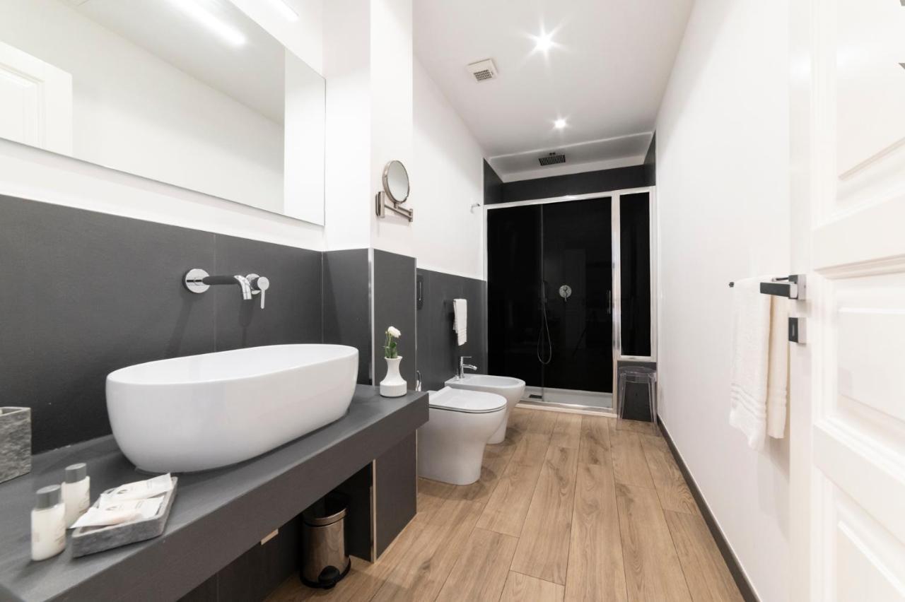Ruggero Settimo - Room & Suite Palermo Exteriér fotografie
